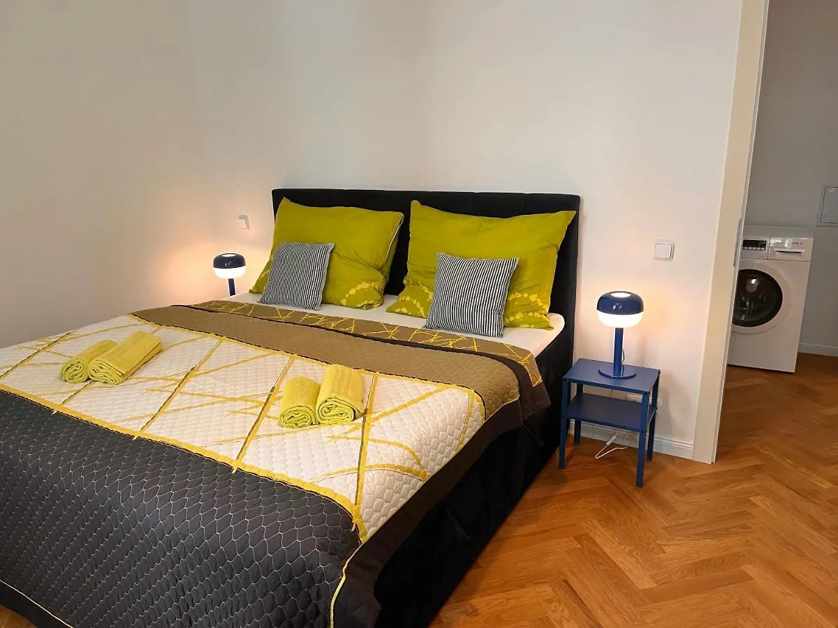 Cute Apartment Zborovska Praha