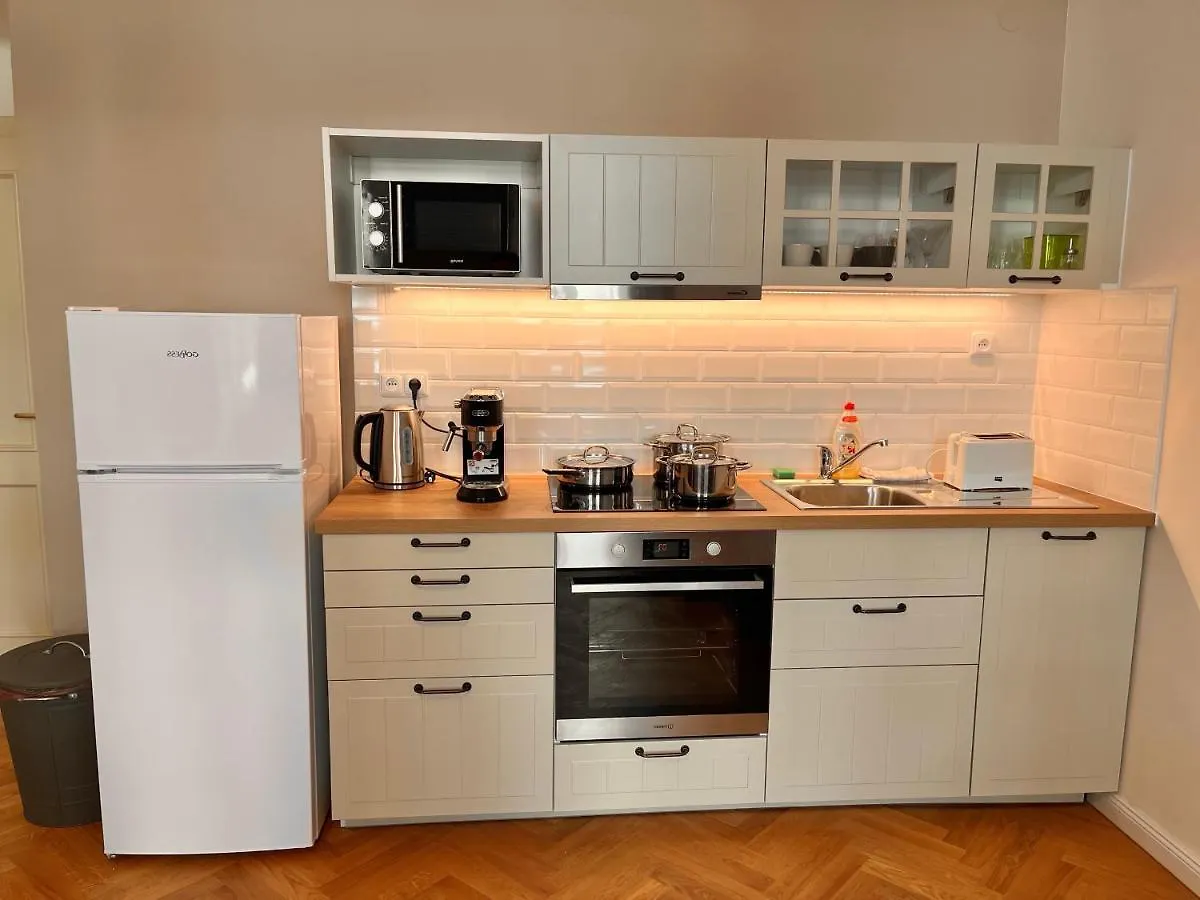 Cute Apartment Zborovska Praag